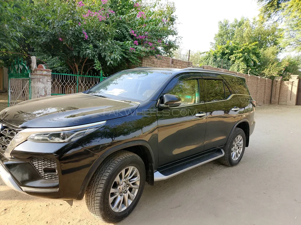Toyota Fortuner 2022 for Sale in Bannu Toyota Fortuner 2022 for Sale in Bannu Image-3