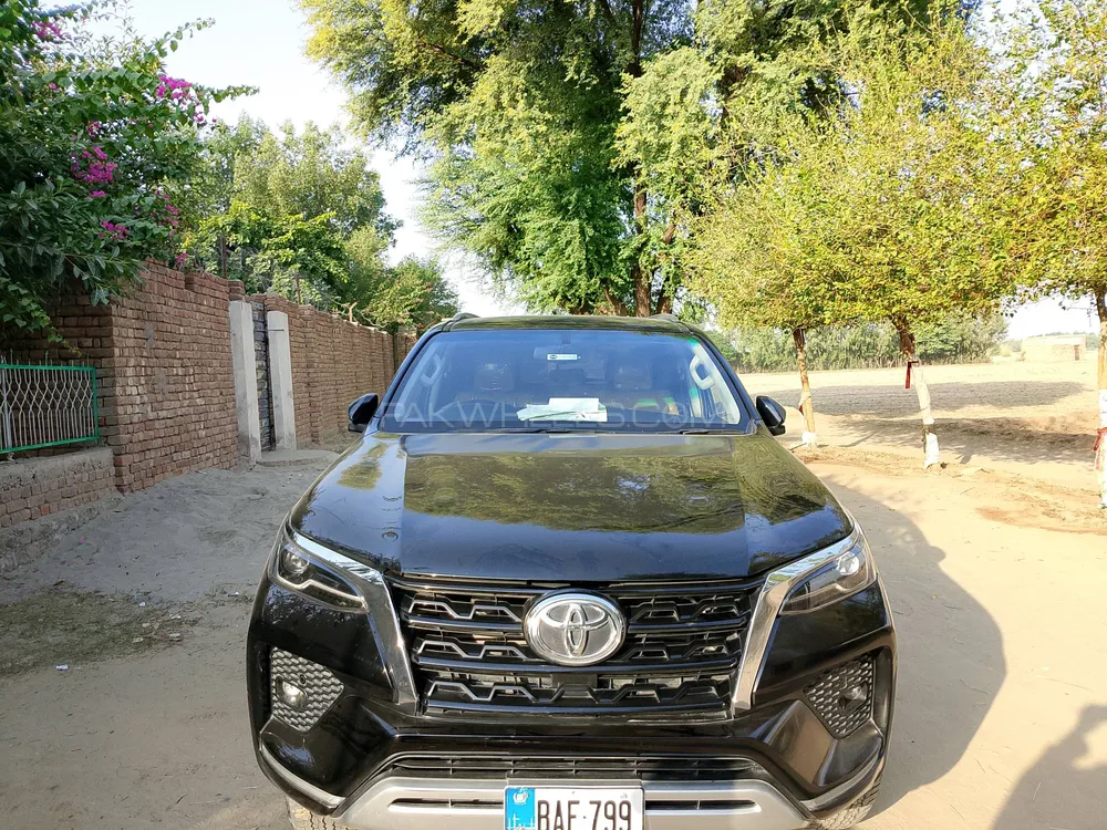 Toyota Fortuner 2022 for Sale in Bannu Toyota Fortuner 2022 for Sale in Bannu Image-2