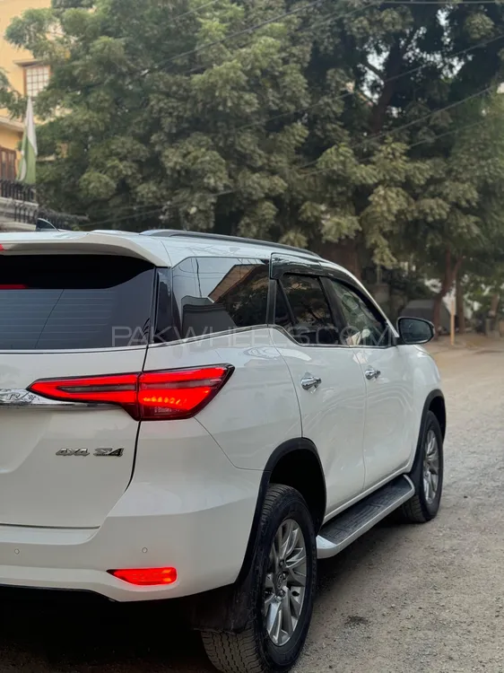 Toyota Fortuner 2022 for Sale in Karachi Toyota Fortuner 2022 for Sale in Karachi Image-4