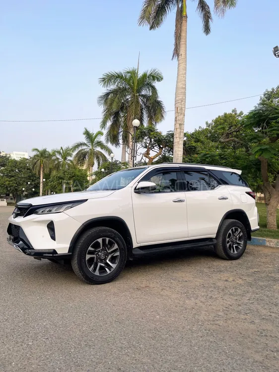 Toyota Fortuner 2022 for Sale in Karachi Toyota Fortuner 2022 for Sale in Karachi Image-3