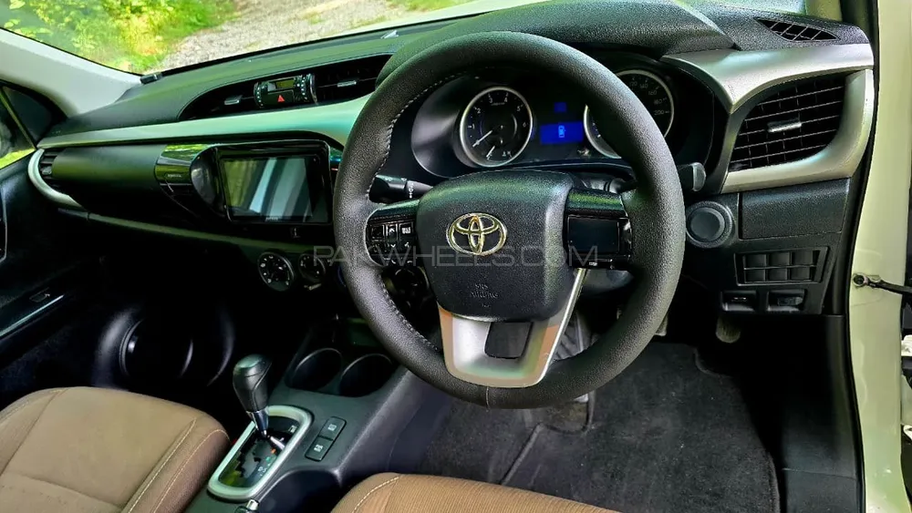 Toyota Hilux 2019 for Sale in Haripur Toyota Hilux 2019 for Sale in Haripur Image-6