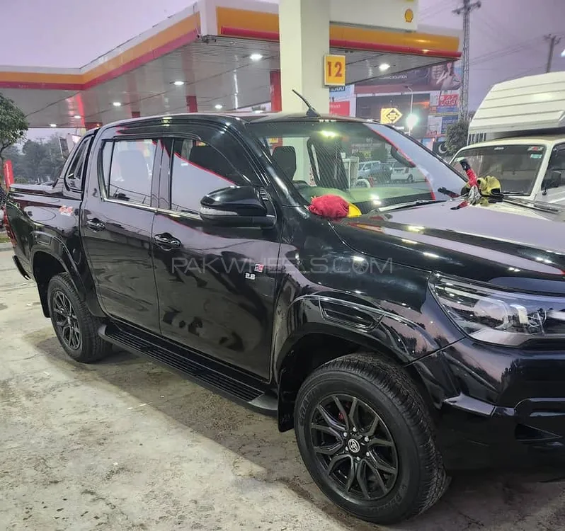 Toyota Hilux 2025 for Sale in Sialkot Toyota Hilux 2025 for Sale in Sialkot Image-2