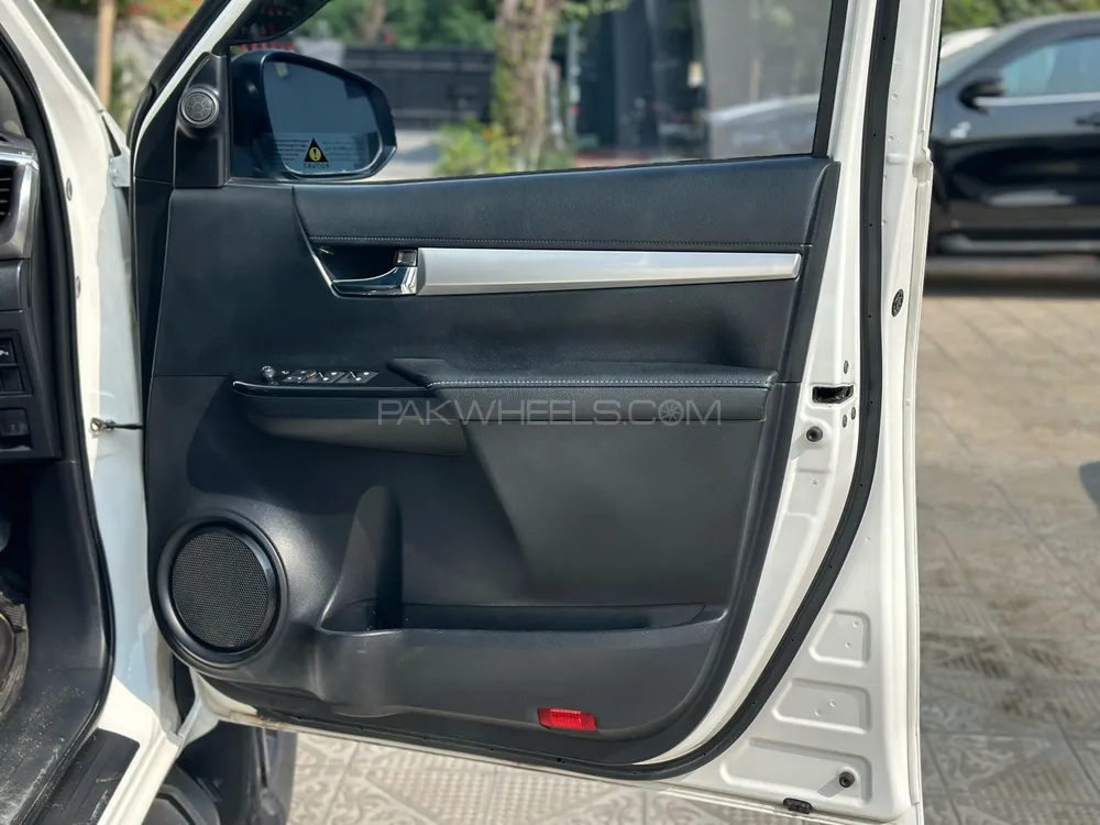 Toyota Hilux 2022 for Sale in Islamabad Toyota Hilux 2022 for Sale in Islamabad Image-9