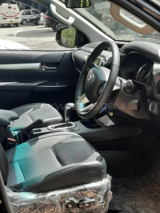 Toyota Hilux 2021 for Sale in Islamabad Toyota Hilux 2021 for Sale in Islamabad Image-8