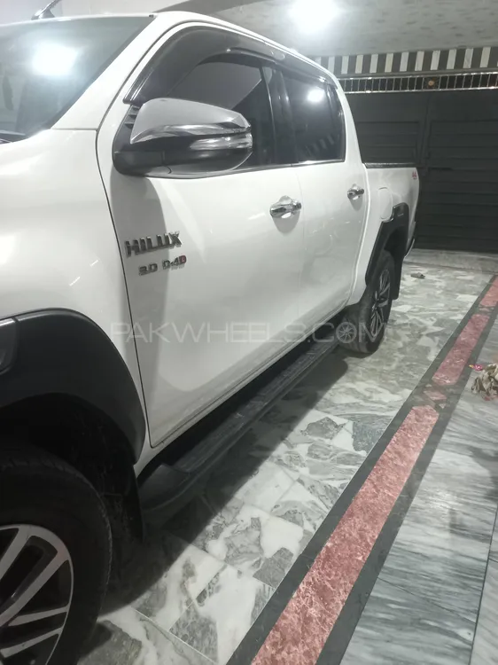 Toyota Hilux 2017 for Sale in Kamra Toyota Hilux 2017 for Sale in Kamra Image-4