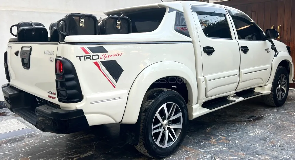 Toyota Hilux 2013 for Sale in Karachi Toyota Hilux 2013 for Sale in Karachi Image-13