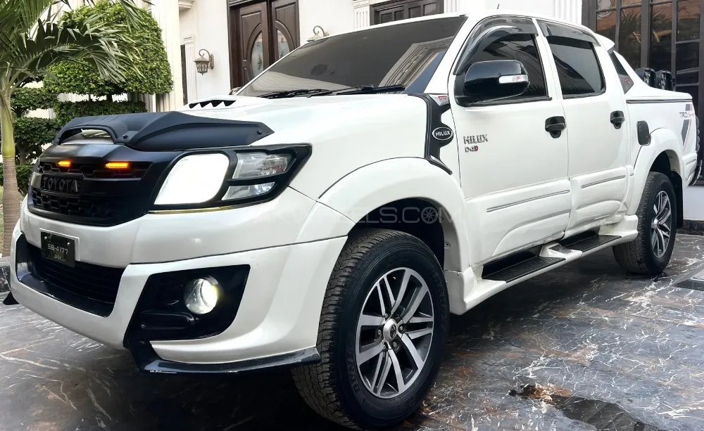 Toyota Hilux 2013 for Sale in Karachi Toyota Hilux 2013 for Sale in Karachi Image-5