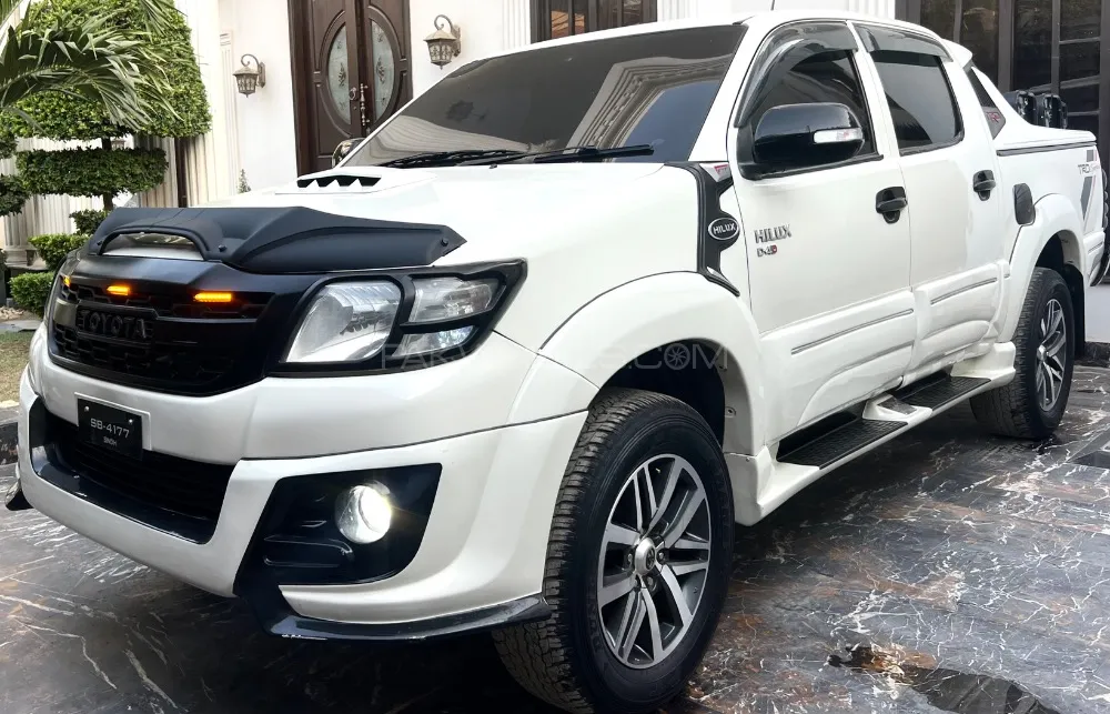 Toyota Hilux 2013 for Sale in Karachi Toyota Hilux 2013 for Sale in Karachi Image-16