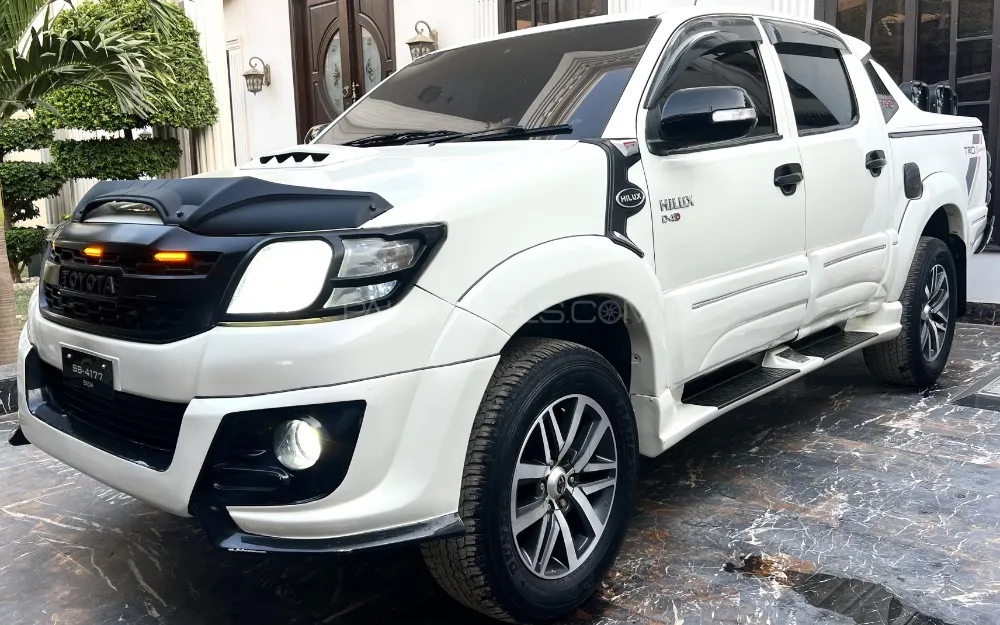 Toyota Hilux 2013 for Sale in Karachi Toyota Hilux 2013 for Sale in Karachi Image-9