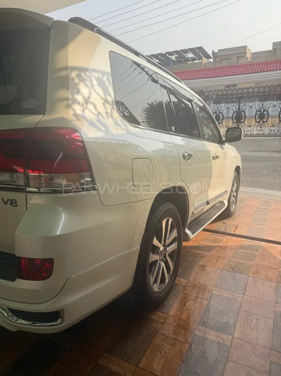 Toyota Land Cruiser 2015 for Sale in Lahore Toyota Land Cruiser 2015 for Sale in Lahore Image-7