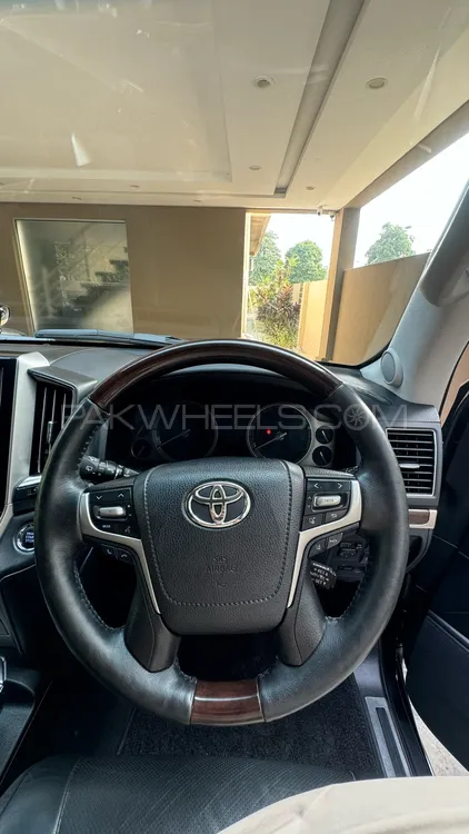 Toyota Land Cruiser 2015 for Sale in Lahore Toyota Land Cruiser 2015 for Sale in Lahore Image-7