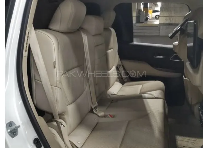 Toyota Land Cruiser 2021 for Sale in Lahore Toyota Land Cruiser 2021 for Sale in Lahore Image-5