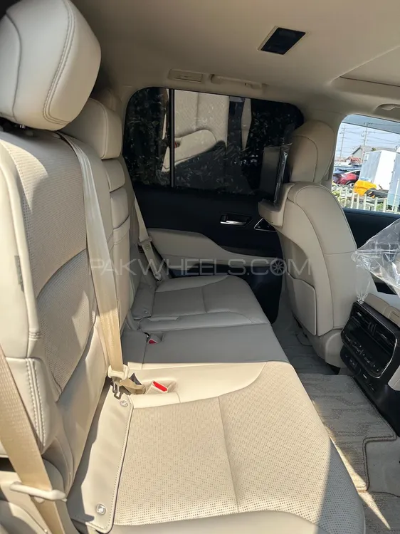 Toyota Land Cruiser 2022 for Sale in Islamabad Toyota Land Cruiser 2022 for Sale in Islamabad Image-9