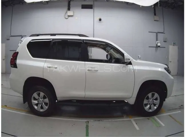 Toyota Prado 2020 for Sale in Gujranwala Toyota Prado 2020 for Sale in Gujranwala Image-5