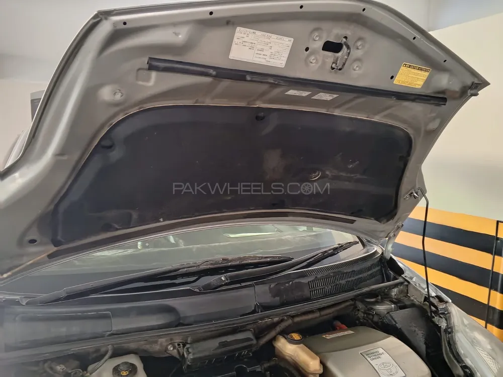 Toyota Prius 2011 for Sale in Karachi Toyota Prius 2011 for Sale in Karachi Image-13