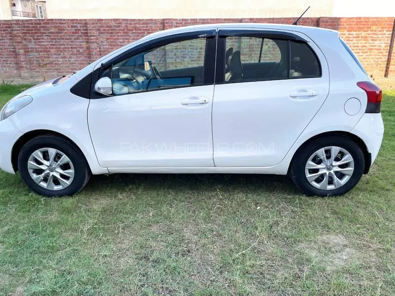 Toyota Vitz 2009 for Sale in Lahore Toyota Vitz 2009 for Sale in Lahore Image-17