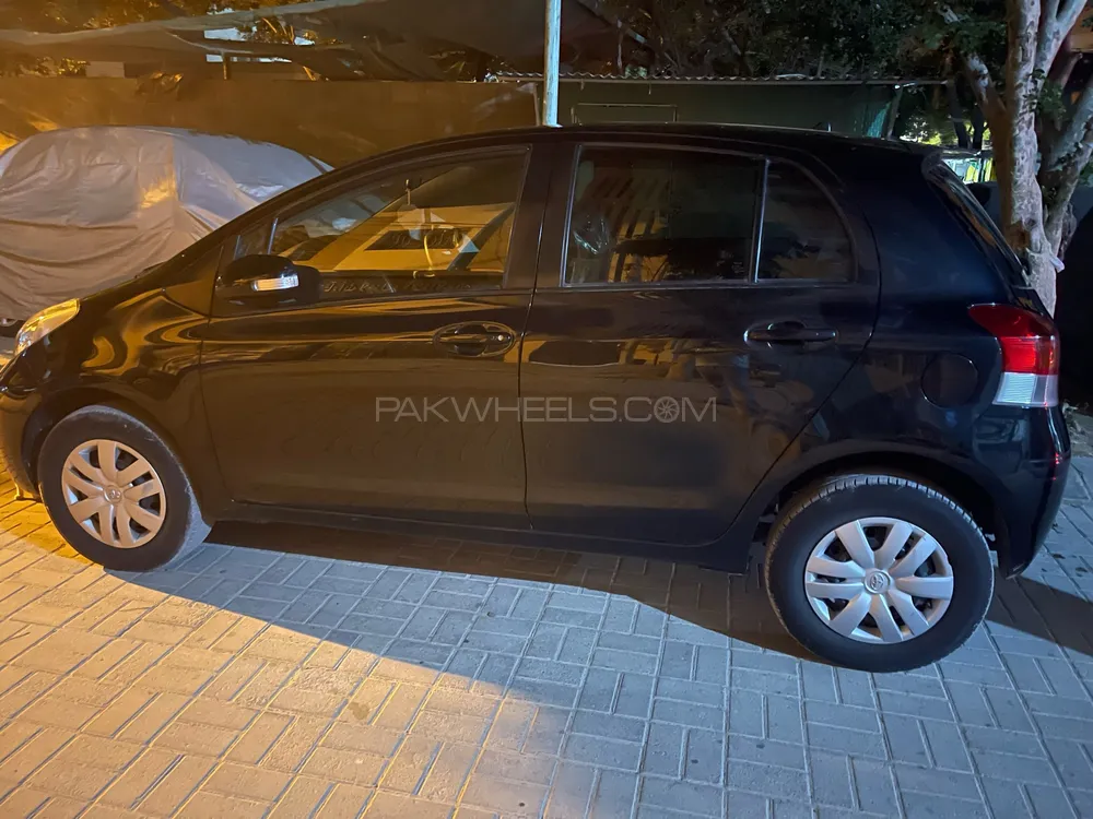 Toyota Vitz 2010 for Sale in Karachi Toyota Vitz 2010 for Sale in Karachi Image-3