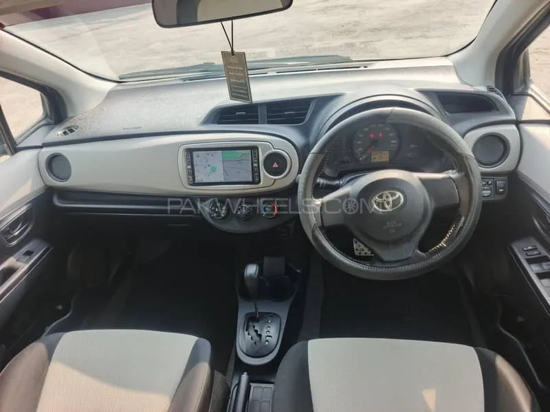 Toyota Vitz 2011 for Sale in Lahore Toyota Vitz 2011 for Sale in Lahore Image-7