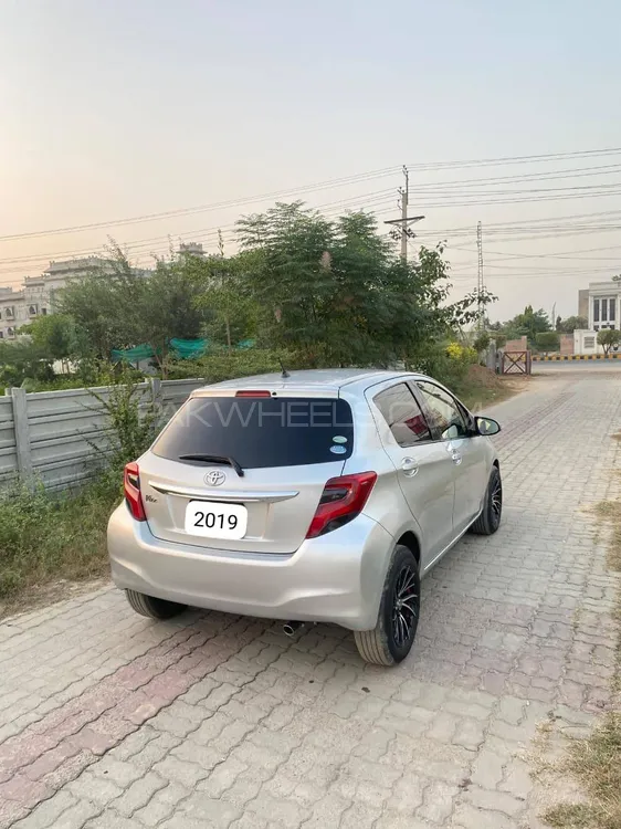 Toyota Vitz 2015 for Sale in Sialkot Toyota Vitz 2015 for Sale in Sialkot Image-7