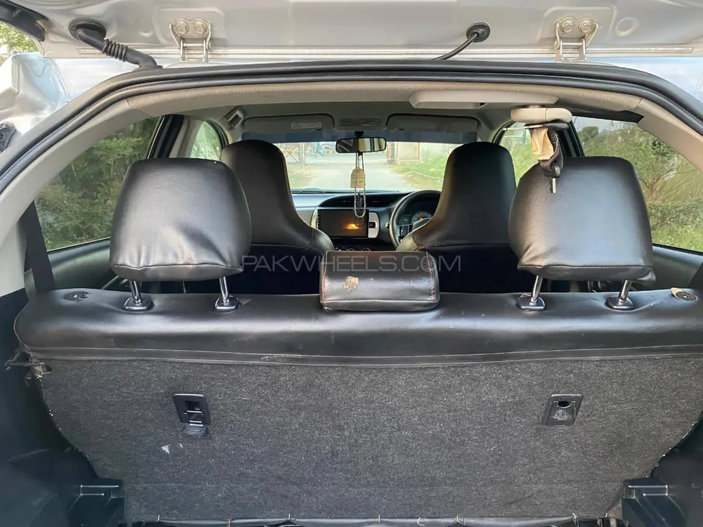 Toyota Vitz 2015 for Sale in Sialkot Toyota Vitz 2015 for Sale in Sialkot Image-12