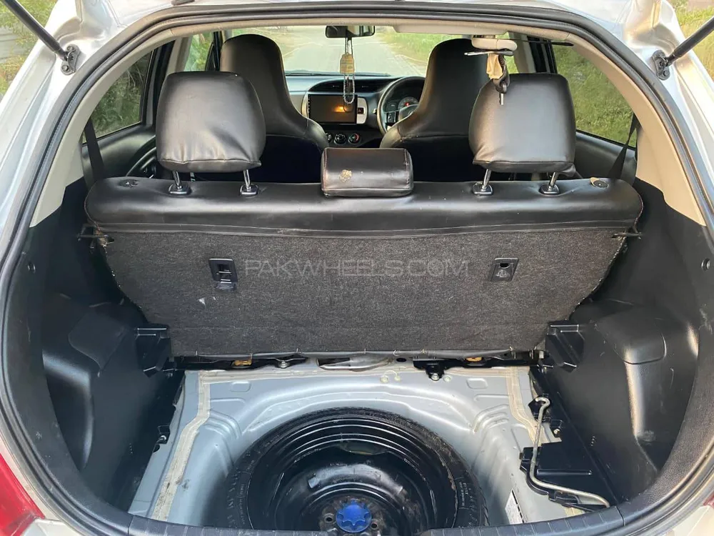 Toyota Vitz 2015 for Sale in Sialkot Toyota Vitz 2015 for Sale in Sialkot Image-17