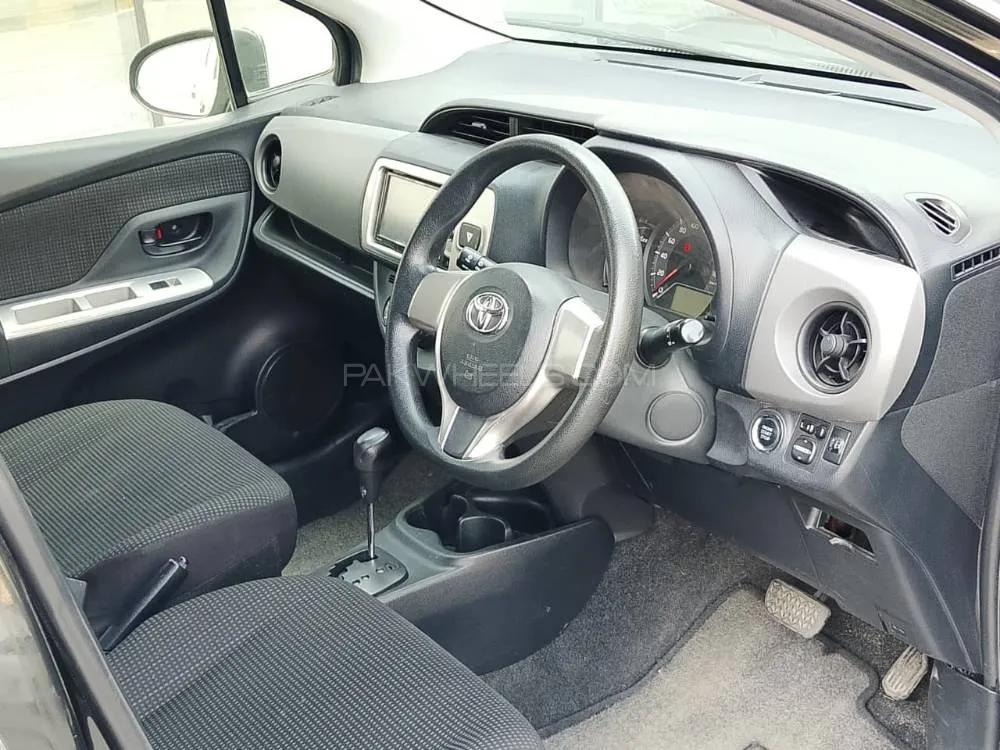 Toyota Vitz 2015 for Sale in Gujranwala Toyota Vitz 2015 for Sale in Gujranwala Image-8