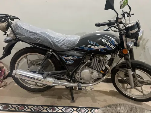 Suzuki GS 150 2022