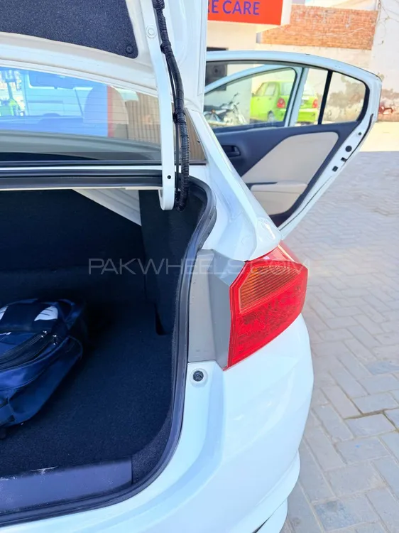 Honda City 2022 for Sale in Bahawalpur Honda City 2022 for Sale in Bahawalpur Image-4