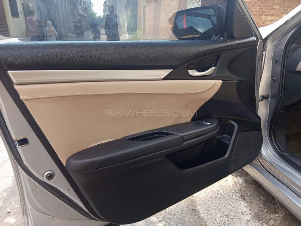 Honda Civic 2017 for Sale in Lahore Honda Civic 2017 for Sale in Lahore Image-9