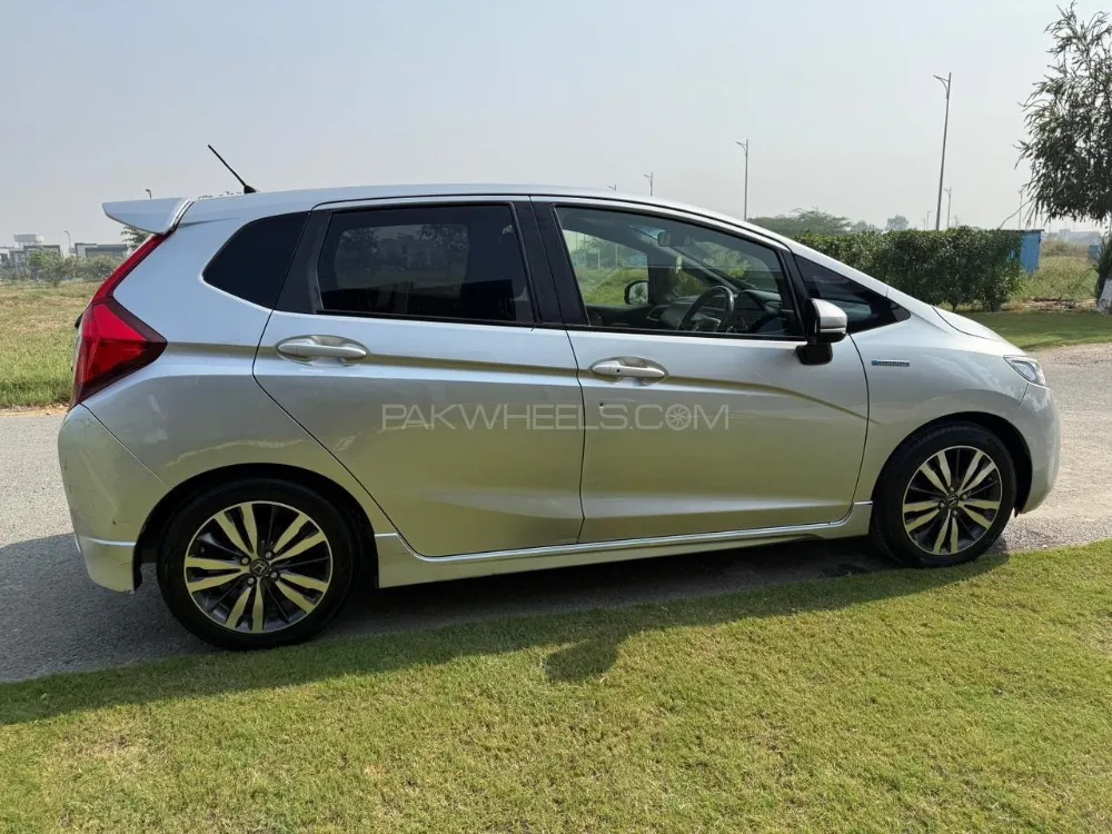 Honda Fit 2013 for Sale in Lahore Honda Fit 2013 for Sale in Lahore Image-3