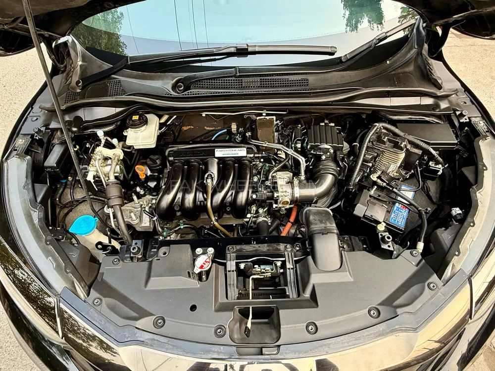 Honda Vezel 2019 for Sale in Lahore Honda Vezel 2019 for Sale in Lahore Image-4