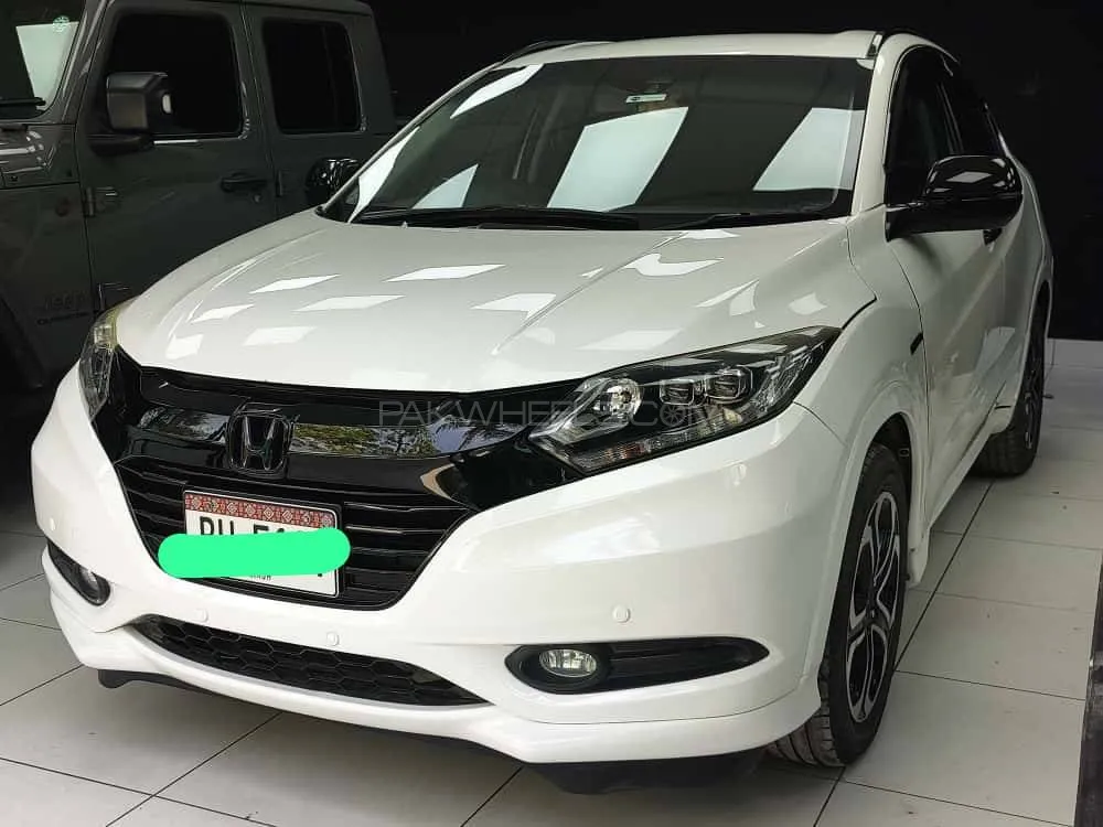 Honda Vezel 2014 for Sale in Karachi Image-1