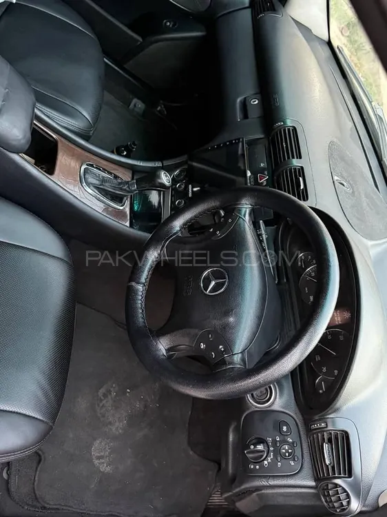 Mercedes Benz C Class 2005 for Sale in Lahore Mercedes Benz C Class 2005 for Sale in Lahore Image-3