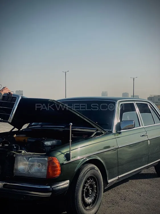 Mercedes Benz E Class 1984 for Sale in Karachi Mercedes Benz E Class 1984 for Sale in Karachi Image-3