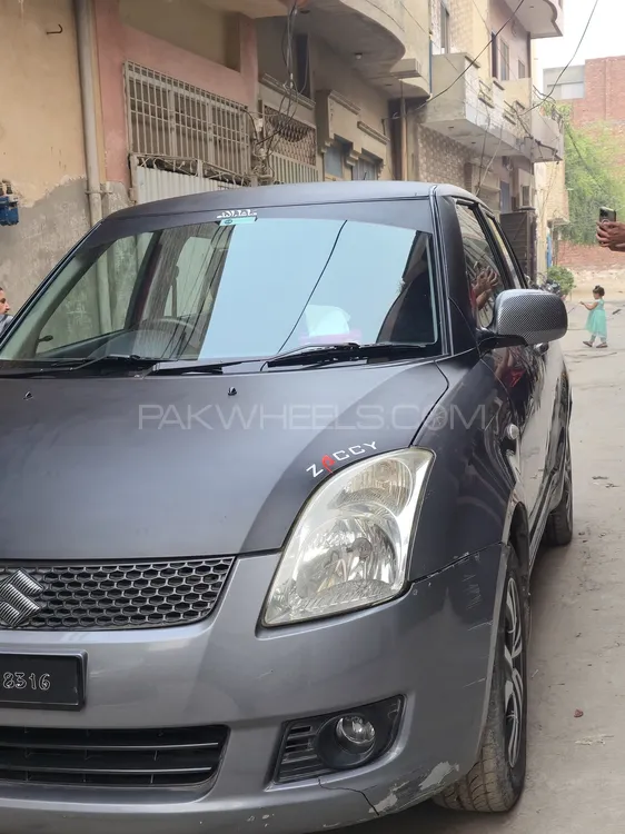Suzuki Swift 2011 for Sale in Faisalabad Suzuki Swift 2011 for Sale in Faisalabad Image-4