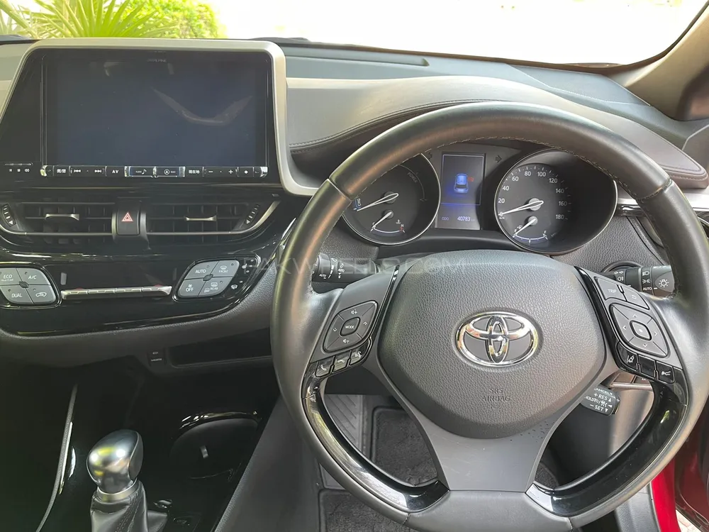 Toyota C-HR 2019 for Sale in Lahore Toyota C-HR 2019 for Sale in Lahore Image-10