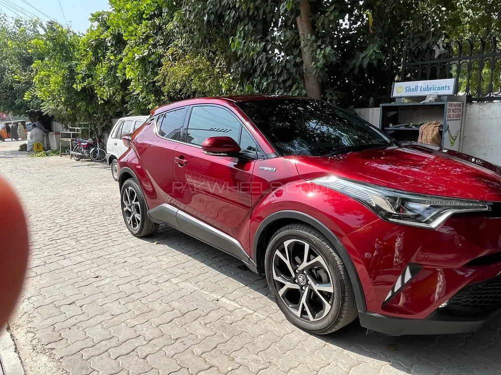 Toyota C-HR 2019 for Sale in Lahore Toyota C-HR 2019 for Sale in Lahore Image-8