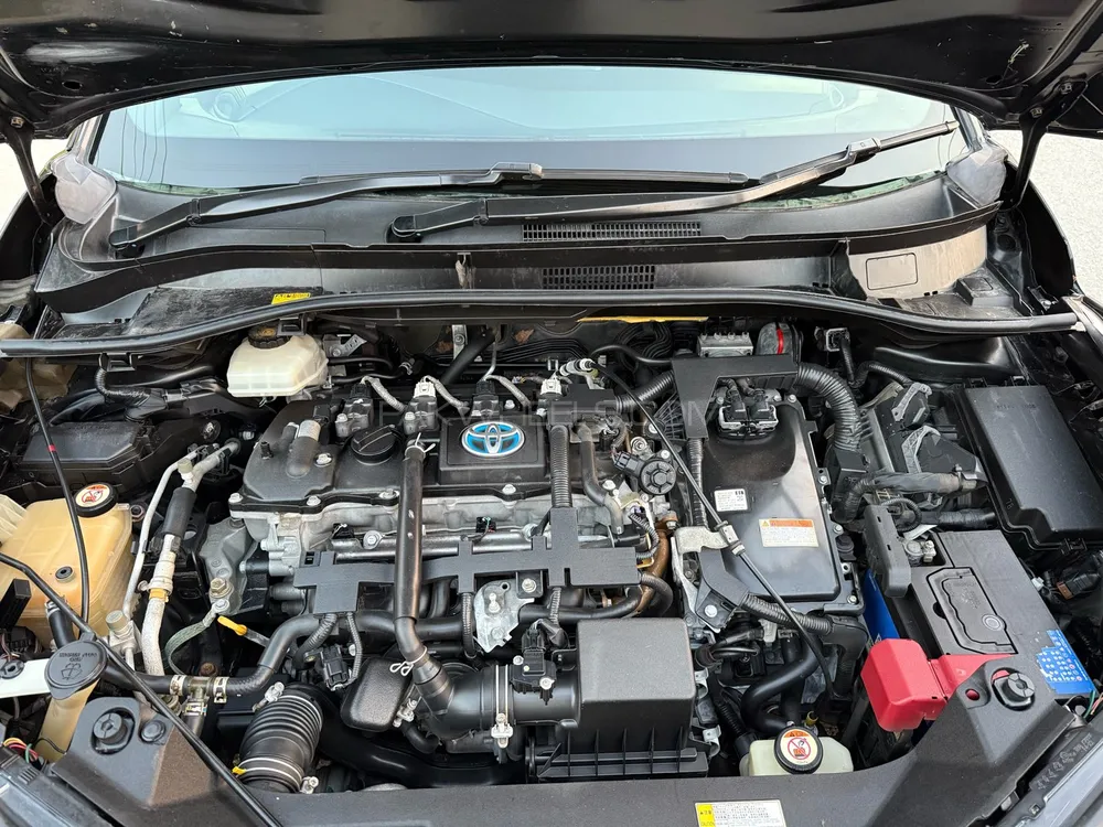 Toyota C-HR 2017 for Sale in Lahore Toyota C-HR 2017 for Sale in Lahore Image-8