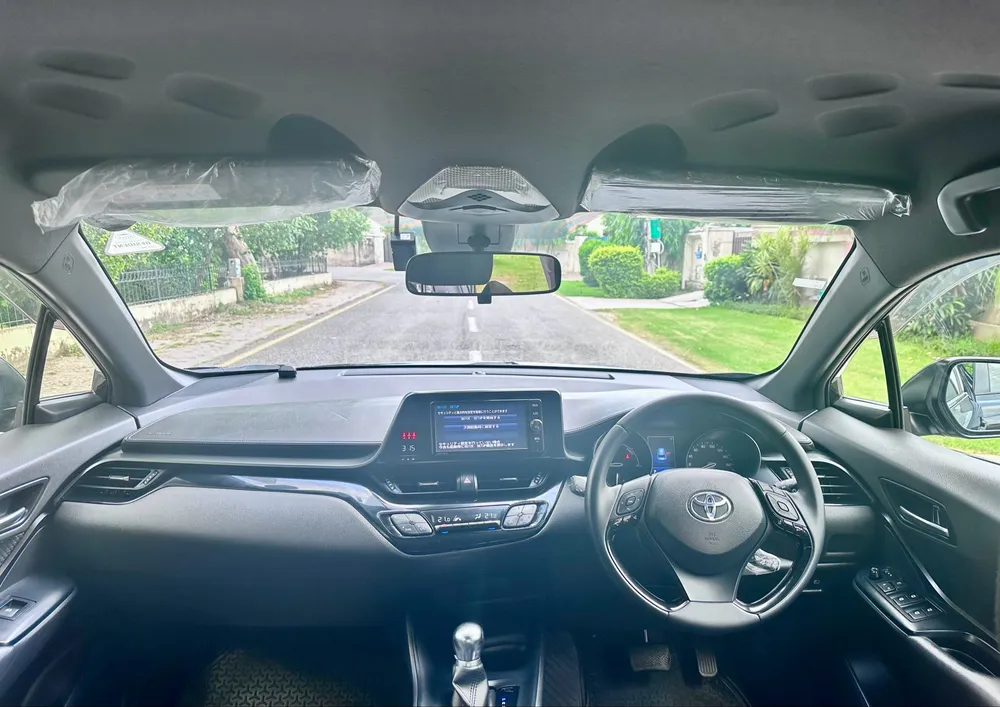 Toyota C-HR 2018 for Sale in Lahore Toyota C-HR 2018 for Sale in Lahore Image-7