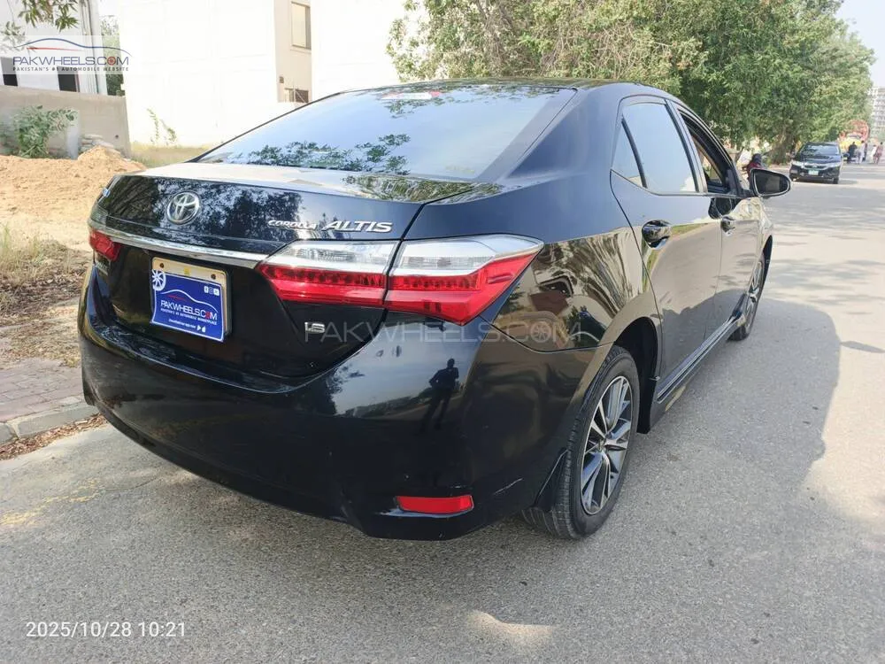 Toyota Corolla 2018 for Sale in Karachi Toyota Corolla 2018 for Sale in Karachi Image-4
