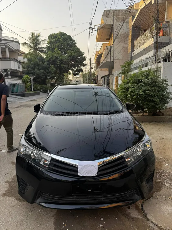 Toyota Corolla 2015 for Sale in Karachi Image-1