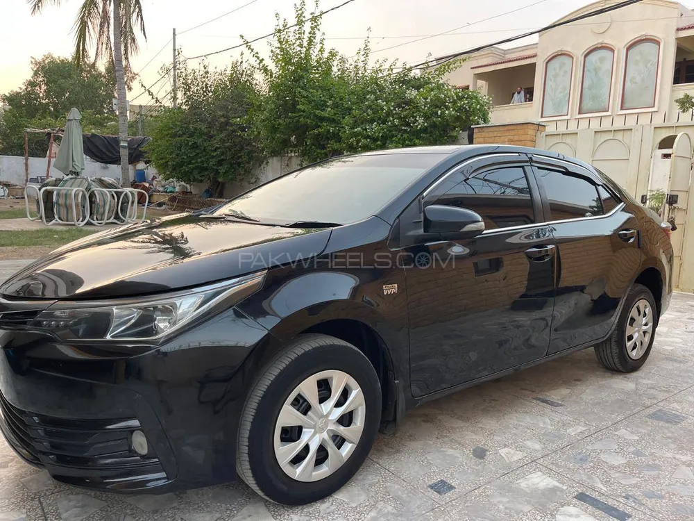Toyota Corolla 2018 for Sale in Karachi Image-1