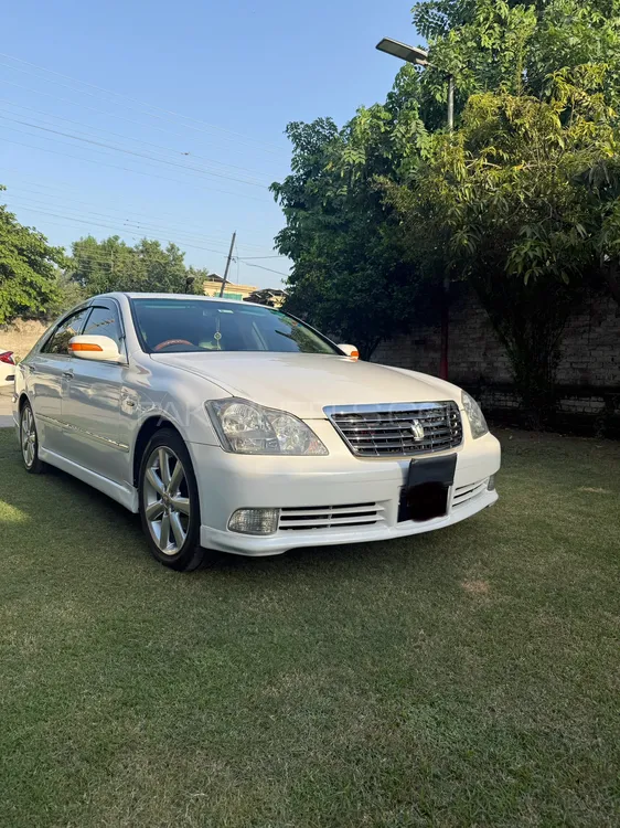 Toyota Crown 2004 for Sale in Lahore Image-1