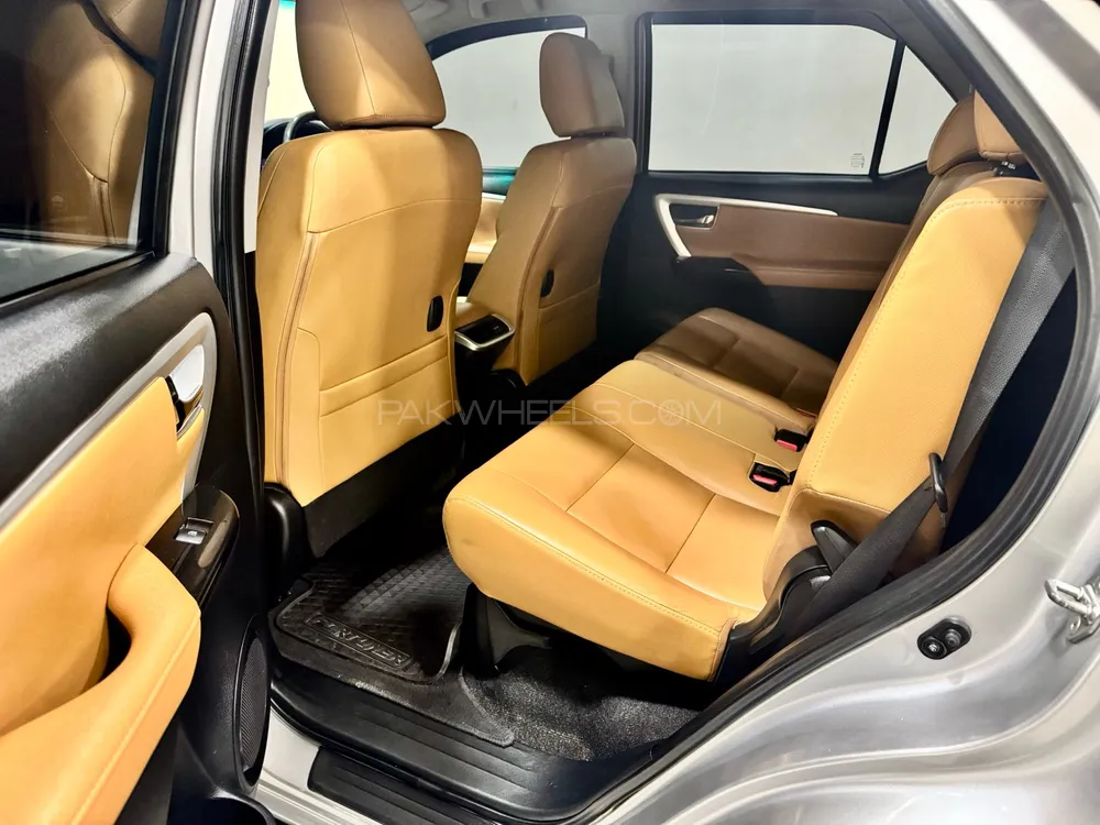 Toyota Fortuner 2018 for Sale in Karachi Toyota Fortuner 2018 for Sale in Karachi Image-16