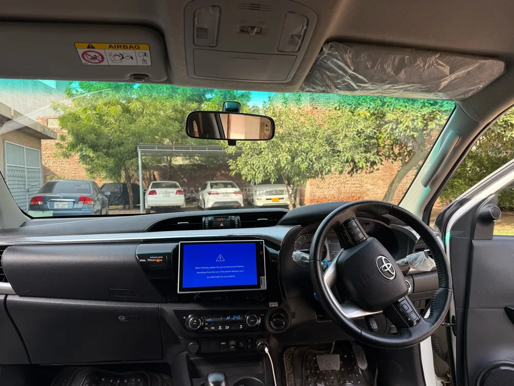 Toyota Hilux 2021 for Sale in Multan Toyota Hilux 2021 for Sale in Multan Image-13