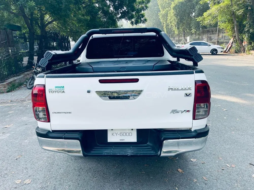 Toyota Hilux 2017 for Sale in Faisalabad Toyota Hilux 2017 for Sale in Faisalabad Image-6