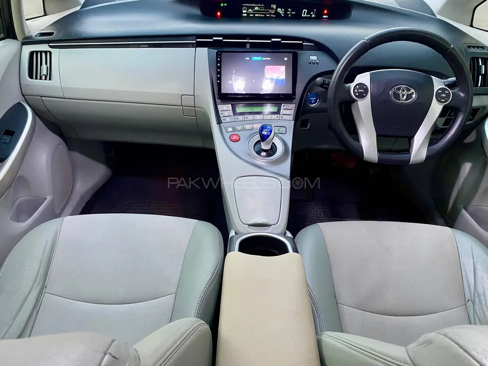 Toyota Prius 2013 for Sale in Islamabad Toyota Prius 2013 for Sale in Islamabad Image-19