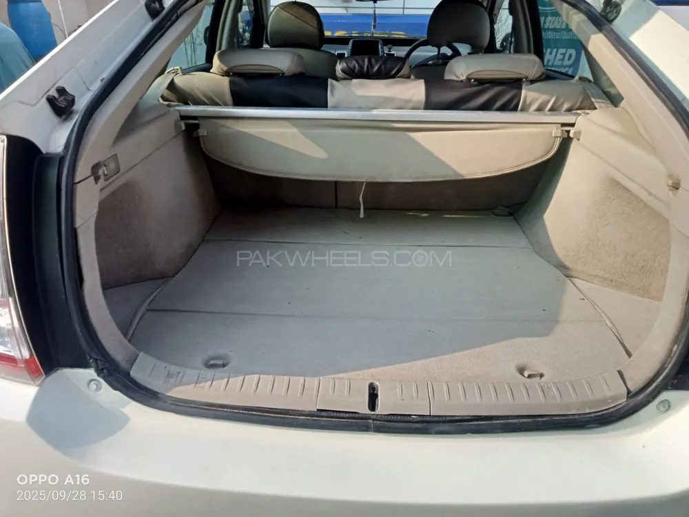 Toyota Prius 2008 for Sale in Lahore Toyota Prius 2008 for Sale in Lahore Image-5