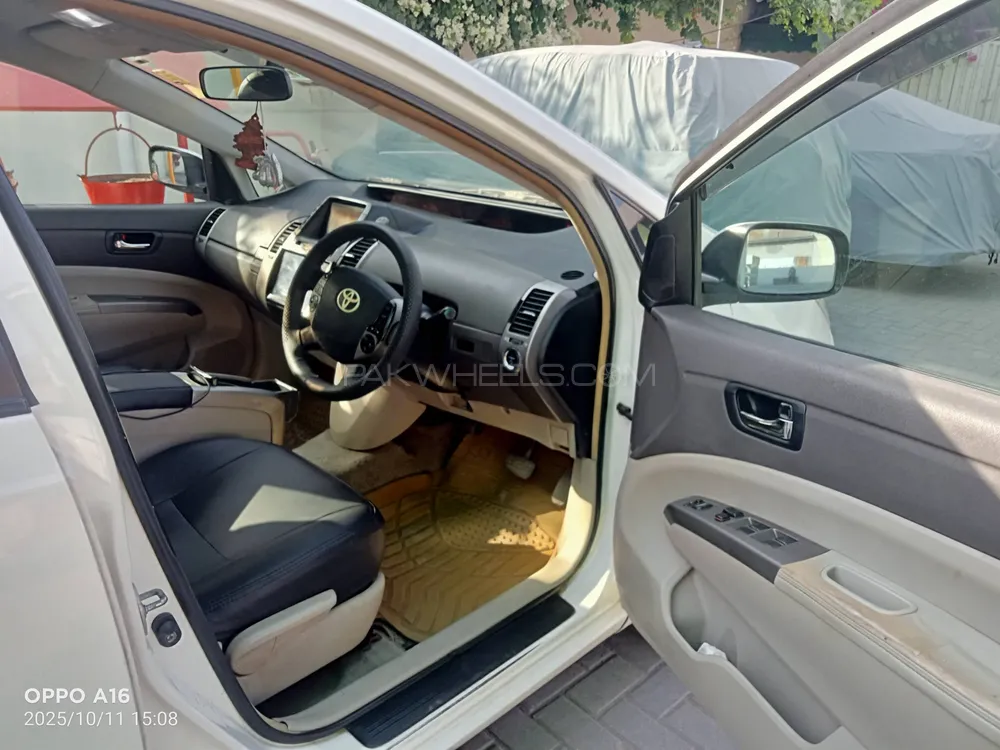 Toyota Prius 2008 for Sale in Lahore Toyota Prius 2008 for Sale in Lahore Image-7