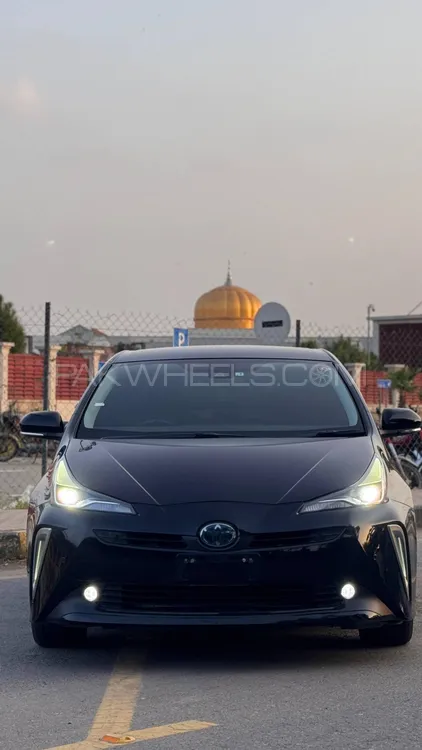 Toyota Prius 2021 for Sale in Lahore Toyota Prius 2021 for Sale in Lahore Image-9